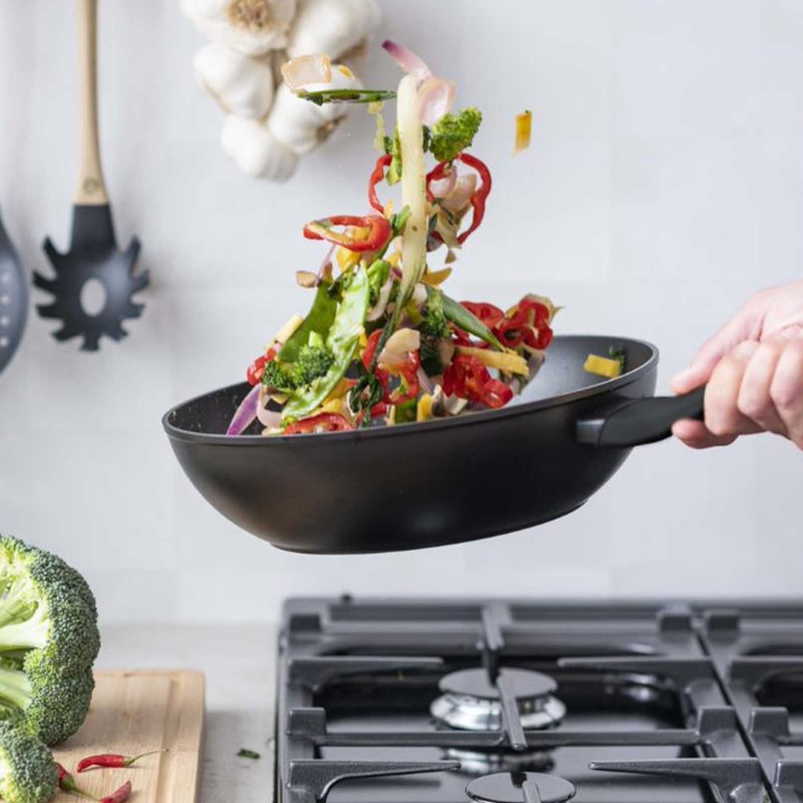 Official MasterChef Cookware Pan Set 7pcs - Essential Black Kitchenware UK